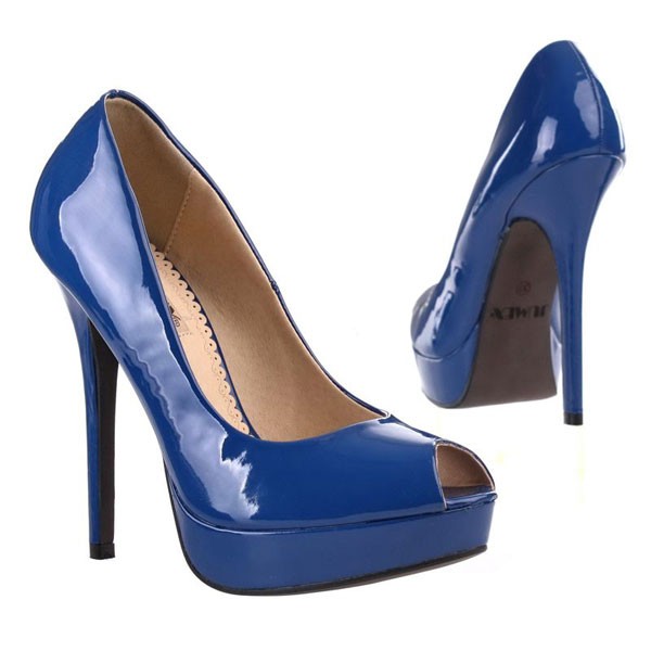 Blaue Lack Peep Toes